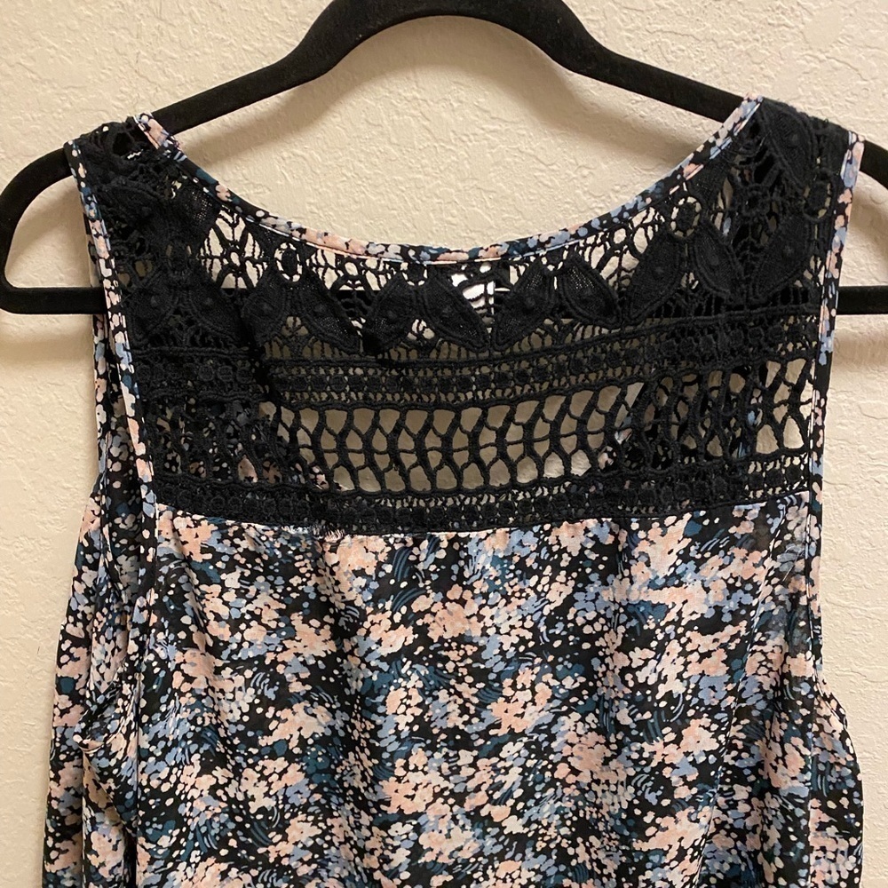 Torrid Floral Boho Layered Hem Chiffon Crochet Blouse Size 2 (2X) - Picture 5 of 7